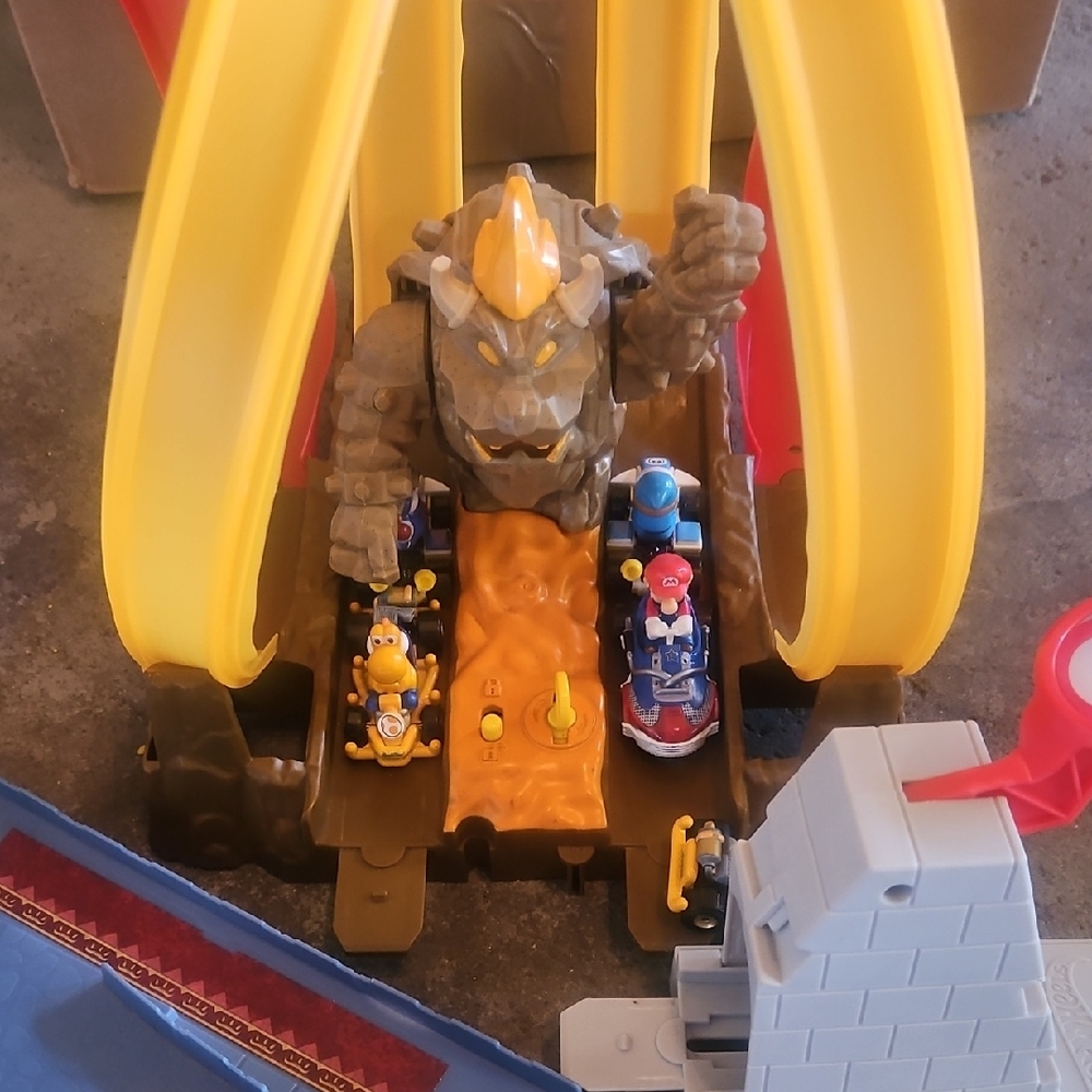 Monster Adventure Track Set with Cars